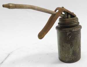 Various oil cans and blow lamps, including a Crestella lamp, a Radius No. 52 blow lamp, Max... - 9