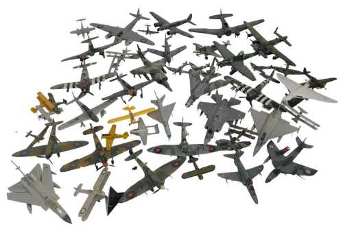 Airfix and other similar kit aeroplanes, to include Second World War German and English, etc. (3...