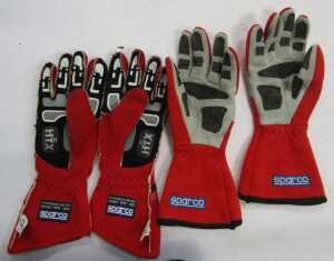 Various motorsport clothing, including Sparko Carmyth silver undersuit, Sparko racing gloves,... - 5