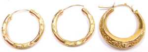 A pair of creole earrings, with engraved foliate decoration, pair of hoop earrings, with... - 2