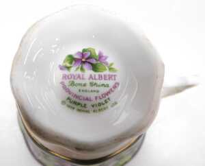 A Royal Albert porcelain Provincial Flowers pattern porcelain part tea service, comprising six... - 3