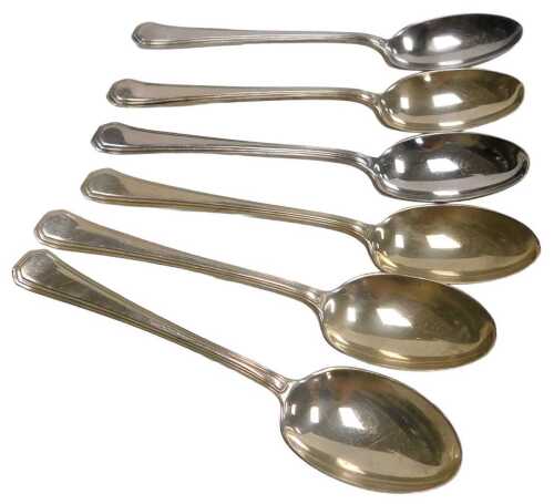 A set of six Elizabeth II silver teaspoons, Sheffield 1959, 4.37oz.