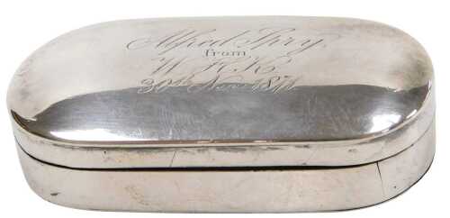A George III silver snuff box, of oval form, later presentation engraved, Birmingham 1913, 1.15oz.