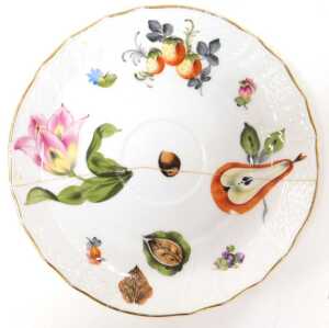 An associated 20thC Herend porcelain part tea and coffee service, painted with fruits, nuts and... - 3