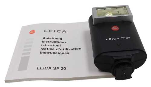 A Leica SF20 flash unit, with original box and instructions.