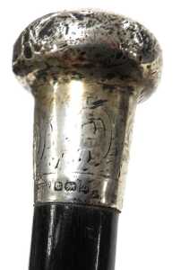 An early 20thC ebony walking cane, with a silver handle, indistinct Birmingham hallmarks, 90cm... - 3