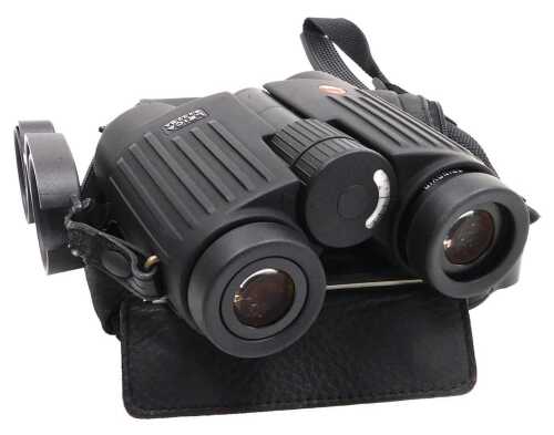 A pair of Leica Trinovid 8x32BA binoculars, with case.