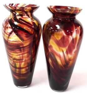 A Jozefina Krosno amber and a clear glass comport, raised on a double scroll stem, together with... - 3