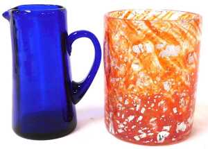 A Jozefina Krosno amber and a clear glass comport, raised on a double scroll stem, together with... - 5