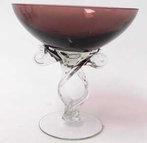 A Jozefina Krosno amber and a clear glass comport, raised on a double scroll stem, together with... - 6