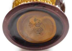 An early 20thC Royal Doulton pottery Dickens ware flagon, with a stopper, decorated with... - 4