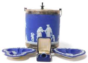 A group of ceramics, including a Royal Doulton figure of the Old Balloon Seller HN1315, Wedgwood... - 6