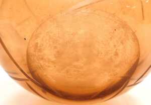 An Art Deco pale amber glass vase, of spherical form, engraved with linked circular motifs,... - 3