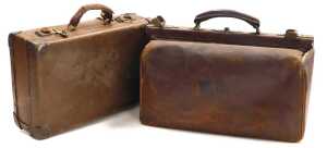 An early 20thC tan leather Gladstone bag, 56cm wide, another smaller Gladstone bag, and a... - 3