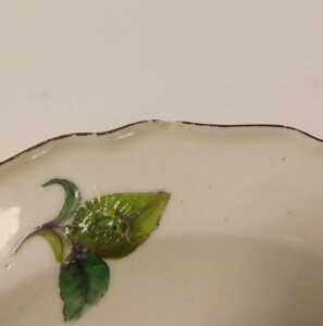 An 18thC Chelsea red anchor period plate, painted in Deutche Blumen floral sprays, mark to... - 3