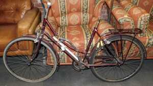 A Raleigh Cameo lady's shopper bike, with Sturmey Archer gear set, and Weinmann brakes. (AF)