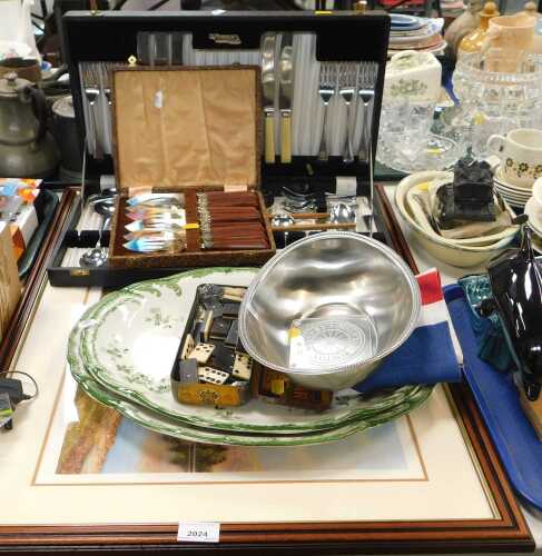 Household wares, to include a white metal oval bowl, two canteens of cutlery, one being fish...