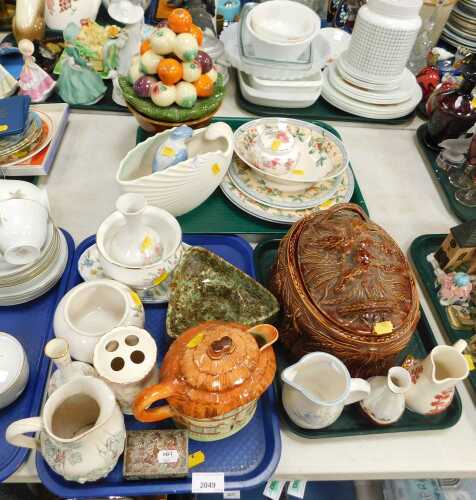 Ceramics, household items, to include a small copper embossed Oriental inspired lidded trinket...