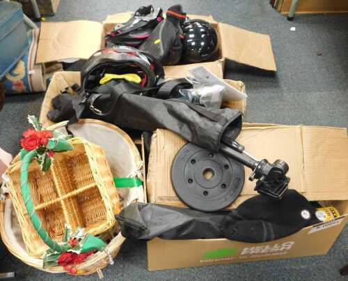 Household and sports items, to include lighting stands, boxed and unboxed, a badminton racquet,...