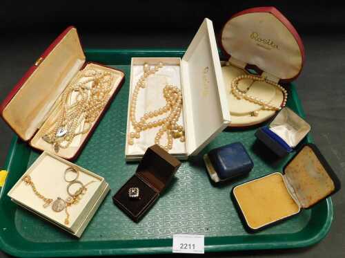Costume jewellery, to include faux pearl necklace, stone set rings, boxes, etc. (a quantity)