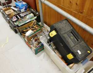 Various tools, hand tools and effects, 710w part boxed planer, wire brushes, various other hand...