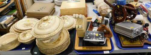 Housewares, ceramics, to include a Masons ironstone part dinner set, including tureens, plates,...