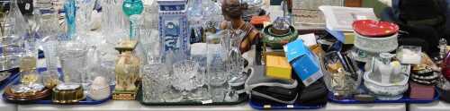 Houseware, ceramics and glassware, to include decanters, glass bowls, vases, sherry glasses,...