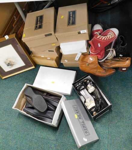 Shoes, to include various ladies shoes, some size 7, baseball boots, cowboy boots, etc.