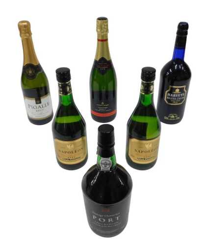A bottle of Harvey's Bristol Cream sherry, Pigalle Brut, Napoleon brandy, etc. (6)