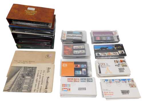 Various first day covers, GB 1960s, to include British Flora, a quantity of other albums,...