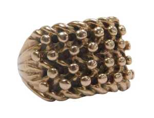A knot design dress ring, of four bar crossover and pleated decoration, yellow metal stamped 375...