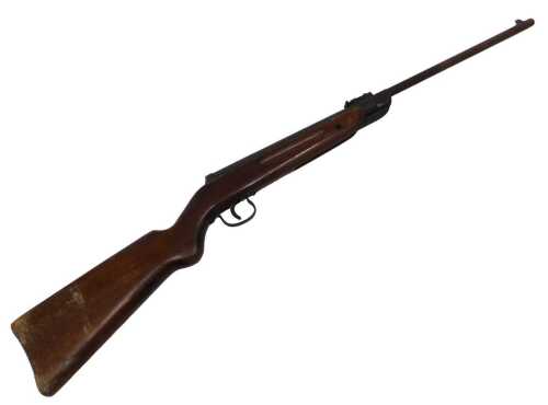 An original model 25 Diana style German break barrel air rifle, .177 calibre, 97cm long. (AF)