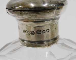 A George V silver cut glass dressing table jar, with plain lid, on circular body hobnail cut,... - 3