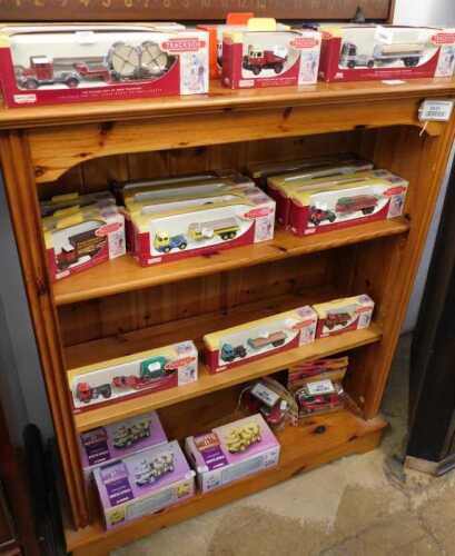 V - Various Trackside Lledo collectable diecast lorries, blister packs to include Days of Road...
