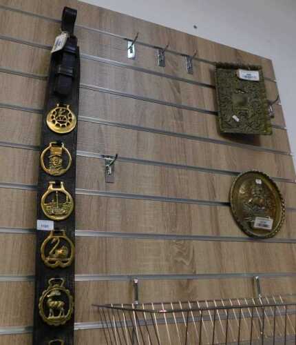 V - Various bygones, collectables, etc., a martingale with six horse brasses, to include swan, 8cm...