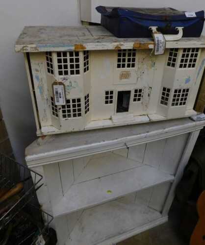 V - A case containing various play-worn diecast cars, to include a Whizzwheels Austin Healey, in red,...