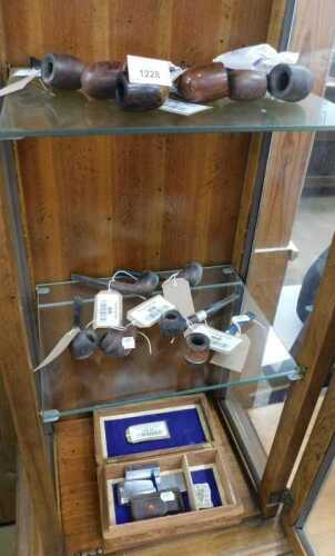 V - Various pipes, carved wooden smokers' box, various lighters, chrome-plated and others, Zippo...