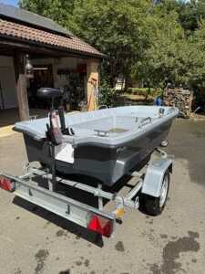 V - A Polport 290 fishing boat, with electric engine and trailer. NB. VAT is payable on the hammer... - 4
