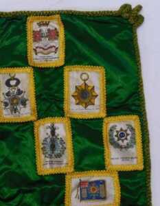 An early 20thC green silk cushion cover, decorated centrally with a silk depicting Her Majesty... - 5