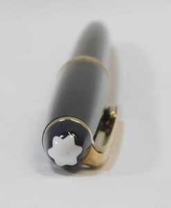 A Montblanc Meisterstuck Classique ballpoint pen, in black, model 12890 RB 163, in a plastic... - 4