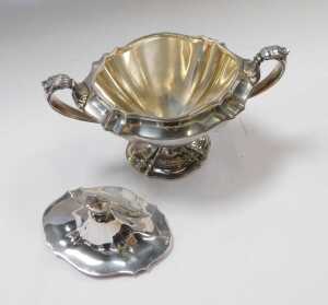 A William IV silver twin handled sugar bowl and cover, of urn form, initialled, raised on a... - 4