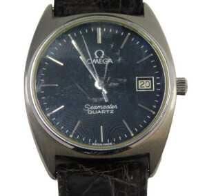 An Omega Seamaster gentleman's wristwatch, with a blue face and date aperture, in a stainless...