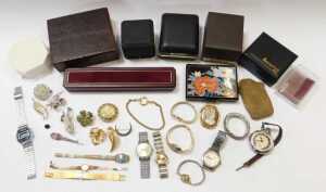 A group of assorted costume jewellery, to include lady's fashion watches, Limit, Tissot,... - 2