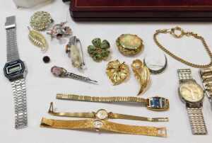 A group of assorted costume jewellery, to include lady's fashion watches, Limit, Tissot,... - 3