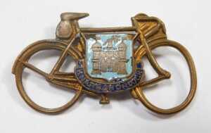 A group of early 20thC and later badges, to include Workers Together, turquoise bar brooch,... - 3