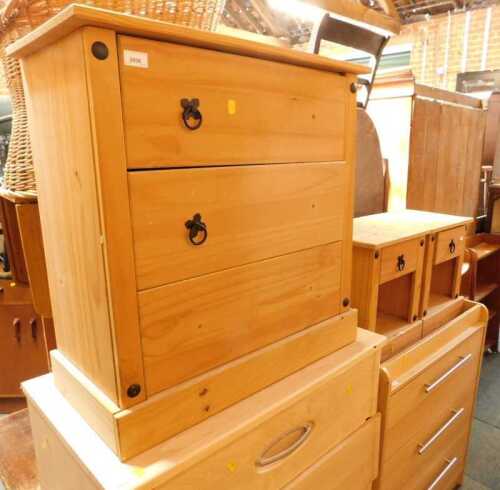 Bedroom furniture, comprising a pine-finished three-drawer chest, 72cm high, 70cm wide, 35cm...