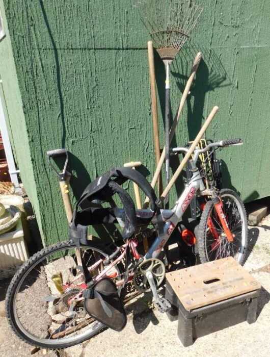 Garden tools, together with a Black and Decker WorkMate workbox, folding sack wheels, and a...