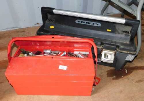 A Stanley toolbox, containing various handtools, metal files, pincers, screwdrivers, hammers,...