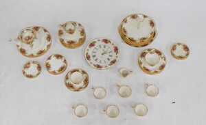 A Royal Albert porcelain Old Country Roses pattern part tea and dinner service, to include a... - 2