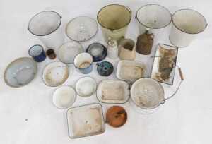 A group of enamelled wares, to include buckets, jugs, predominantly blue and white, etc. (a... - 2